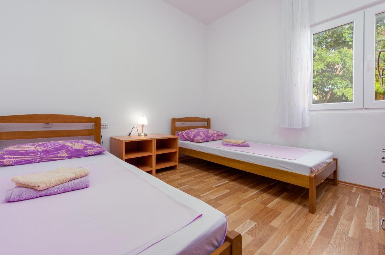 Apartmani Mila Gornji Karin Exterior foto